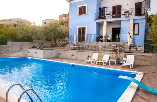 Marina di Palma Bed & Breakfast | VILLA LU ’The place where every room admires the sea .