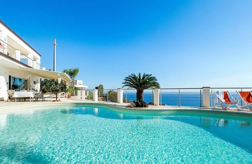Letojanni Villa | Villa Luce - Holiday Villa by the Sea in Sicily
