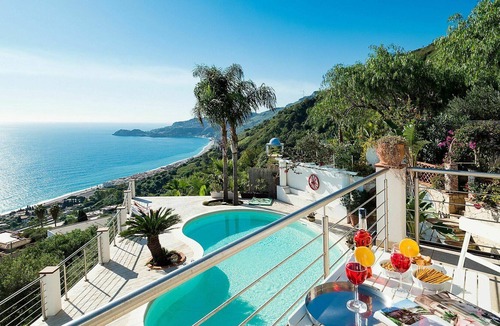 Letojanni Villa | Villa Luce - Holiday Villa by the Sea in Sicily