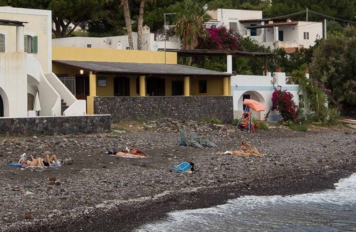 Lingua House | Villa Lucia, sea view and on the beach of Lingua