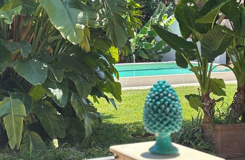 Fontane Bianche Villa | Villa Lucia, with an infinity pool and garden, in an oasis of peace