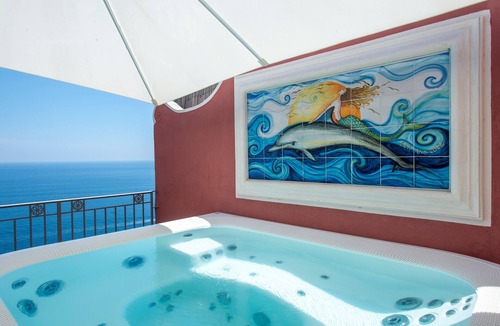 Praiano Villa | Villa 'Luxury Soleluna Con Jacuzzi' with Sea View, Wi-Fi and Air Conditioning