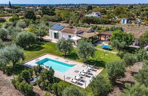 Santa Maria del Focallo Villa | Villa Marzallo by Villa Plus