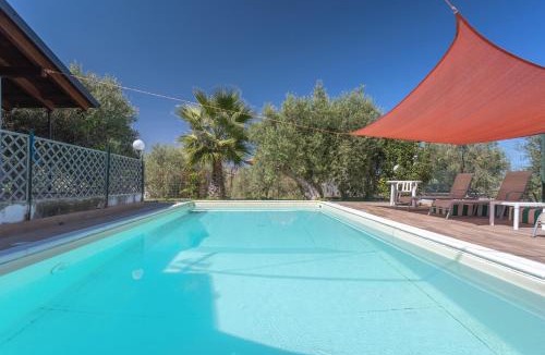 Termini Imerese Villa | Villa Mendolia Hot Pool and Design