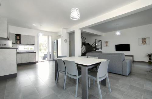 Torre Colonna-sperone Villa | Villa Milicia