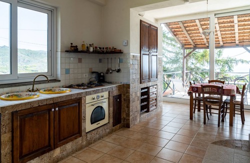 Piedimonte Etneo Villa | Villa "Nel Verde" dell'Etna with Sea View, Pool, Wi-Fi, Terrace and Garden