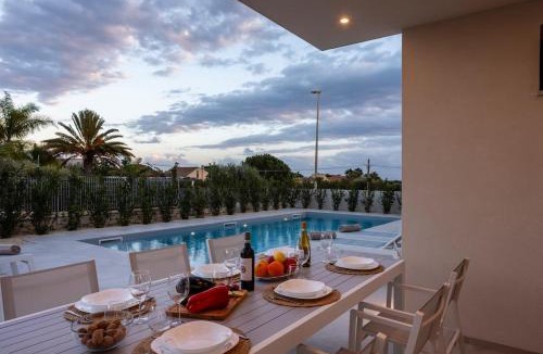 Grottelle Villa | Villa Nerissa - IsulaTravel