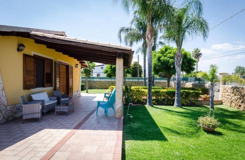 Arenella House | Villa Nina