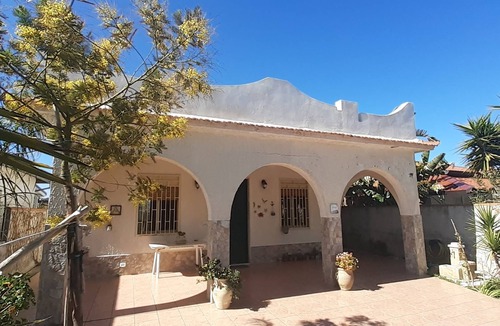 Carlentini House | Villa on the beach and sea, with garden and internal parking, view of Etna