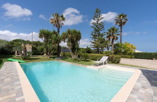 Partinico Villa | Villa 'Oasi Della Pace, Partinico' with Mountain View, Private Pool and Wi-Fi