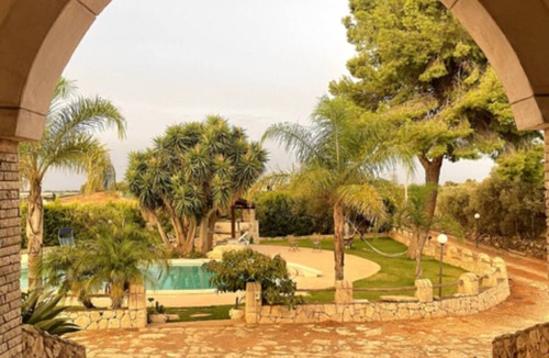 Melilli Villa | Villa of Roses