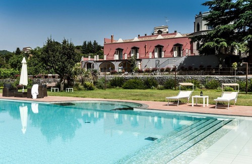 Trecastagni Villa | Villa on wine estate with private pool and views