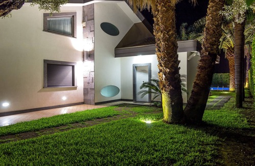 Fondachello Villa | Villa Oras - Garden and pool