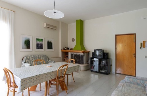 Racalmuto Villa | Villa Paola - Pool surrounded by greenery