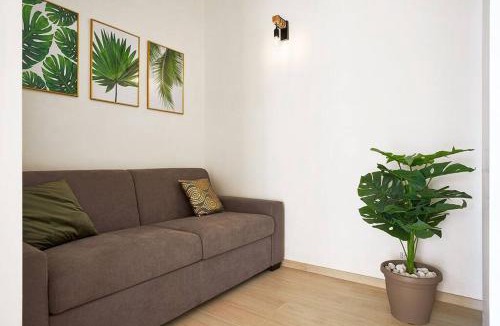 Modica Apartment | Villa Paradiso with private pool, BBQ area, huge garden and free parking
