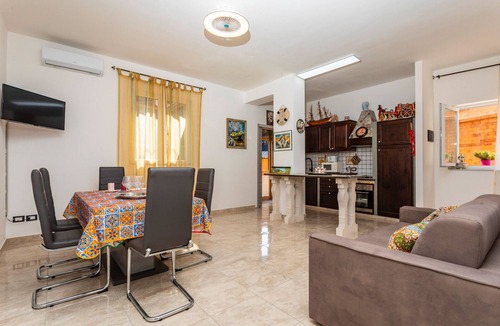 Aci Trezza Villa | Villa 'Penelope - Faraglioni' with Sea View and Private Terrace