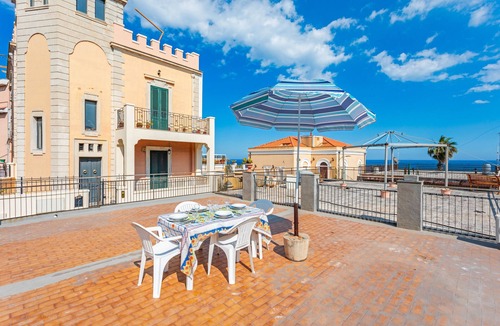 Aci Trezza Villa | Villa 'Penelope - Faraglioni' with Sea View and Private Terrace