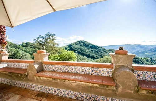 Nicosia Apartment | Villa Pietralunga con Vista sul bosco