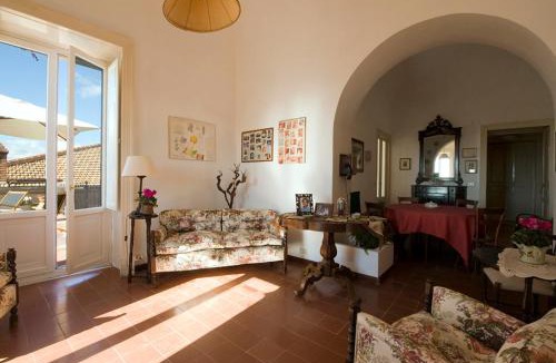 Nicosia Apartment | Villa Pietralunga in the woods