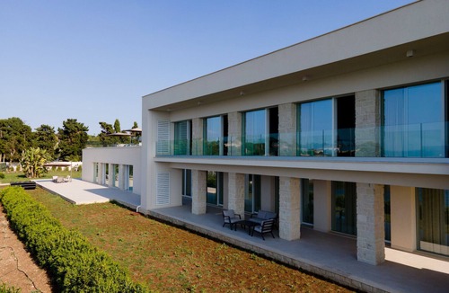 Isola Villa | Villa Punta del Pero