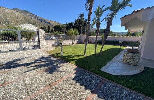 Castellammare del Golfo Villa | Villa Rosada (a delightfully designed contemporary villa) - Last minute July