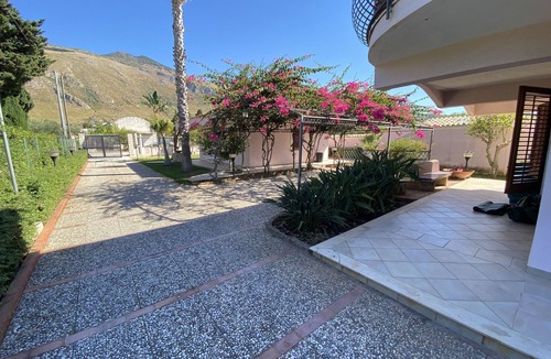 Castellammare del Golfo Villa | Villa Rosada (a delightfully designed contemporary villa) - Last minute July