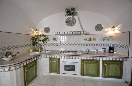 Praiano House | Villa Ridente: A charming two-story independent house which faces the sun and the sea, with Free WI-FI.