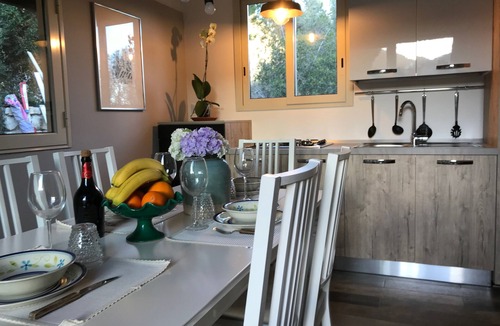 Mondello Villa | Villa Rosemada, Chalet Mondello Holiday House.