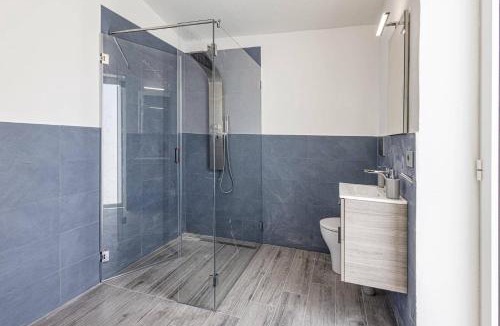 Carrozziere Villa | Villa Sacramento by Villa Plus