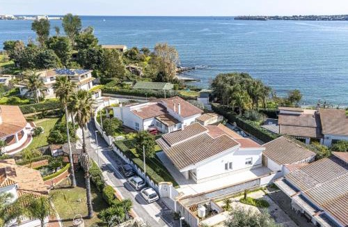 Carrozziere Villa | Villa Sacramento by Villa Plus