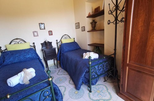 Ficarra Villa | Villa San Noto antica residenza di caccia