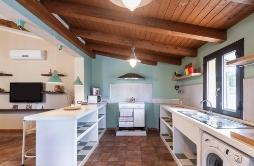 Noto Marina Apartment | Villa Scrusciu Ri Mari with private pool, Noto