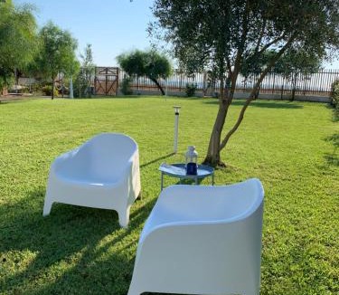 Villaggio San Leonardo Villa | Villa sulla spiaggia tra Catania e Siracusa