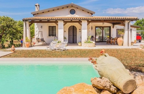 Noto Marina Villa | 🏡 Villa Suq: Sicilian Charm with Private Pool, Wi-Fi and Parking