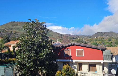 Trecastagni House | Villa Temenos – Sea and garden views of Mount Etna