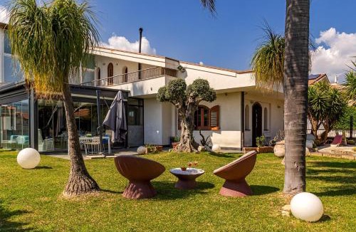 Mascali Villa | Villa Thalina
