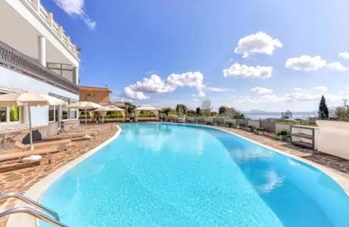 Pozzuoli Bed & Breakfast | Villa Tito Livio - The Gulf Horizon Capri - Luxury Villa with Panoramic Pool & Capri View