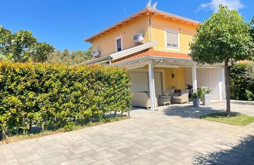 Pizzo House | Villa Tiziana, a stone's throw from the sea, in the green trees, ideal for families