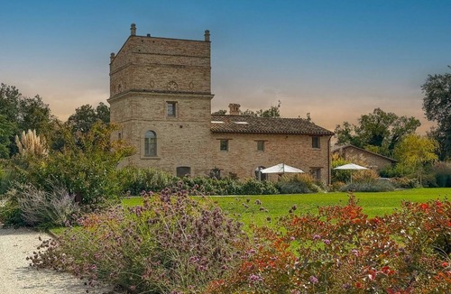 Urbisaglia Villa | Villa Torre Anna: Elegance & Private Swimming Pool