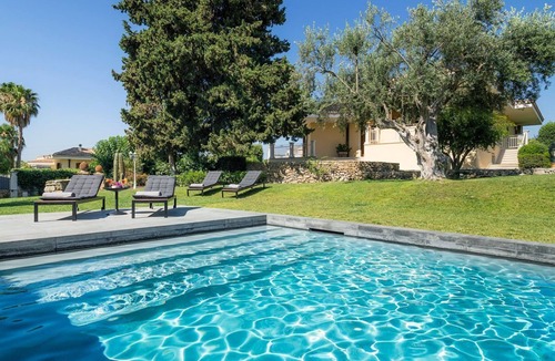 Syracuse Villa | Villa Tremmilia - Four Bedroom Villa, Sleeps 8