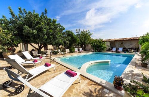 Cava dʼAliga Bed & Breakfast | Villa U Marchisi B&B