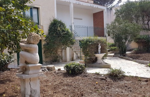 Pizzolungo Villa | Villa 'Villetta Vista Mare e Monte' with Sea View, Private Terrace and Garden