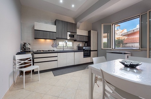 Trabia Villa | Villa 'Villino Giovanna' with Private Terrace, Wi-Fi and Air Conditioning