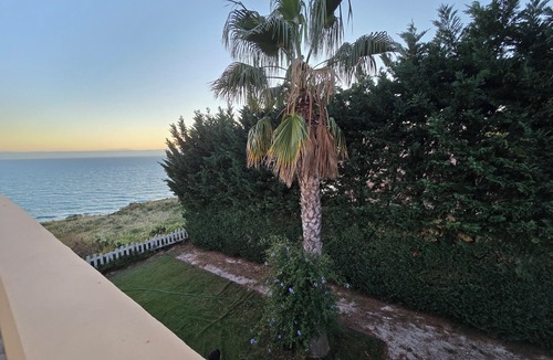 Pergole Villa | Villa Vittoria with private access to the sea.