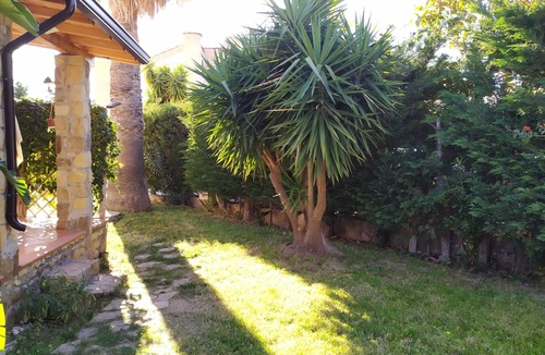 Solfarelli Villa | Villa with Garden and Private Parking on the Promenade of Campofelice di Roccella