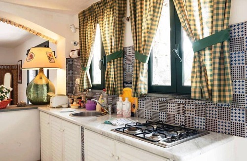 Acireale Villa | Villa With Garden in Sicily Near the sea