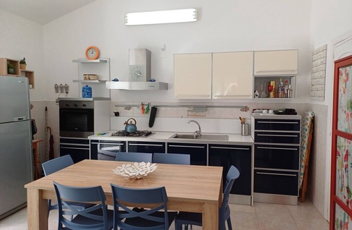 Fontane Bianche Villa | Villa with pool sleeps 12 3 Bathrooms - Air conditioning WiFi free