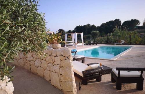 Avola House | Villa with Pool surrounded by nature
