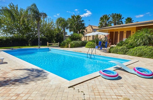 Castelvetrano Villa | Villa with pool, views, A/C, garden