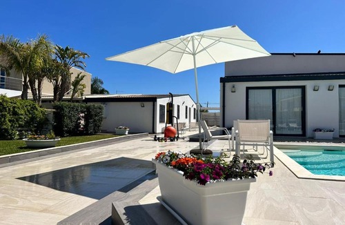 Fanusa Villa | Villas Sport And Beach